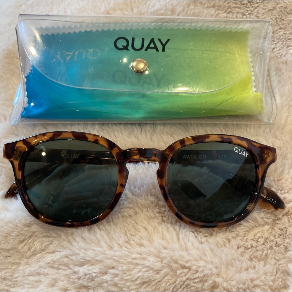 Quay WALK ON Polarized Sunglasses Green Tortoise